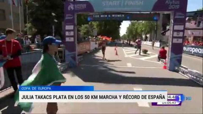 La española Julia Takacs consiguió este domingo la medalla de plata en la prueba de 50 km de la Copa de Europa de marcha, que se disputa en Alytus (Lituania), con un nuevo récord de España (4h05:46), por detrás de la italiana Eleonora Giorgi, que est