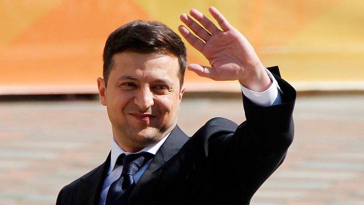 Vladimir Zelenski ha anunciado la disolución del Legislativo y ha invitado al Gobierno a presentar su dimisión en pleno 