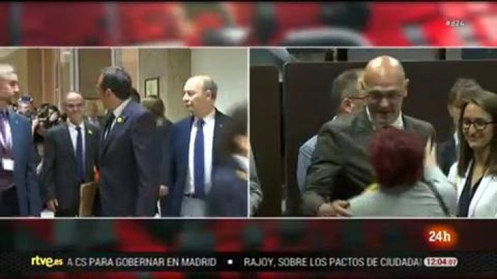 Los presos independentistas electos recogen sus actas en el Congreso y el Senado