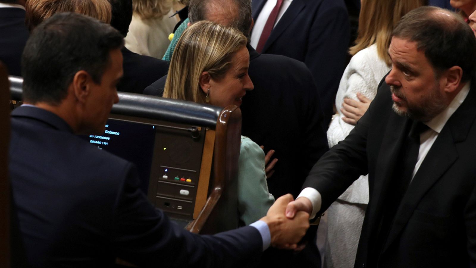 Telediario 1: Así fue una jornada de constitución del Congreso con imágenes nunca vistas | RTVE Play