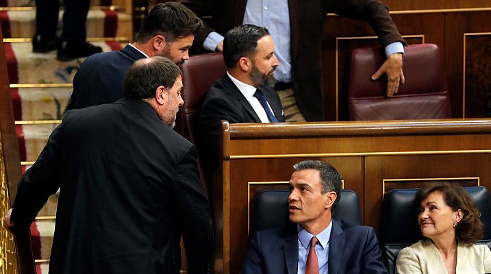 Telediario 1 - Los presos independentistas acaparan la atención en la constitución de las Cortes