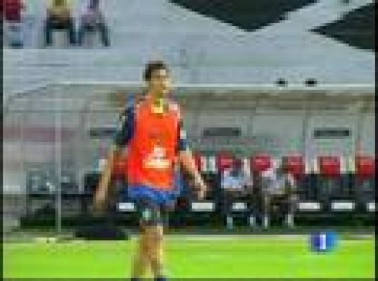  - Kaká, felicitado por sus compañeros