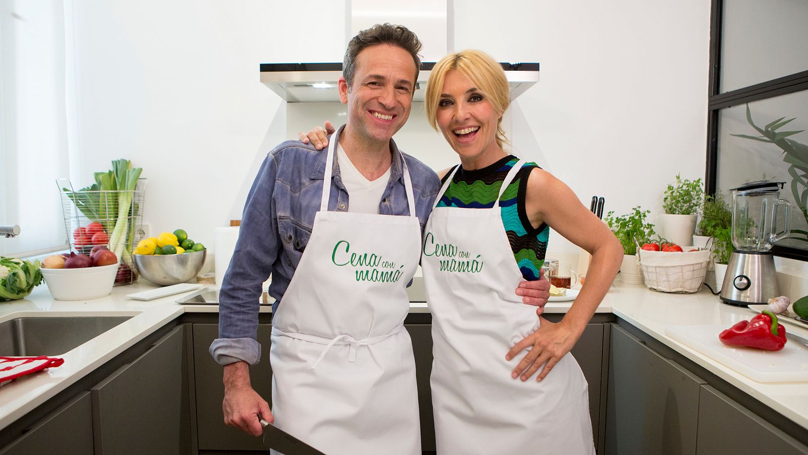 Vídeo adelanto Gustavo Salmerón en "Cena con mamá" - Cena con mamá | Ver