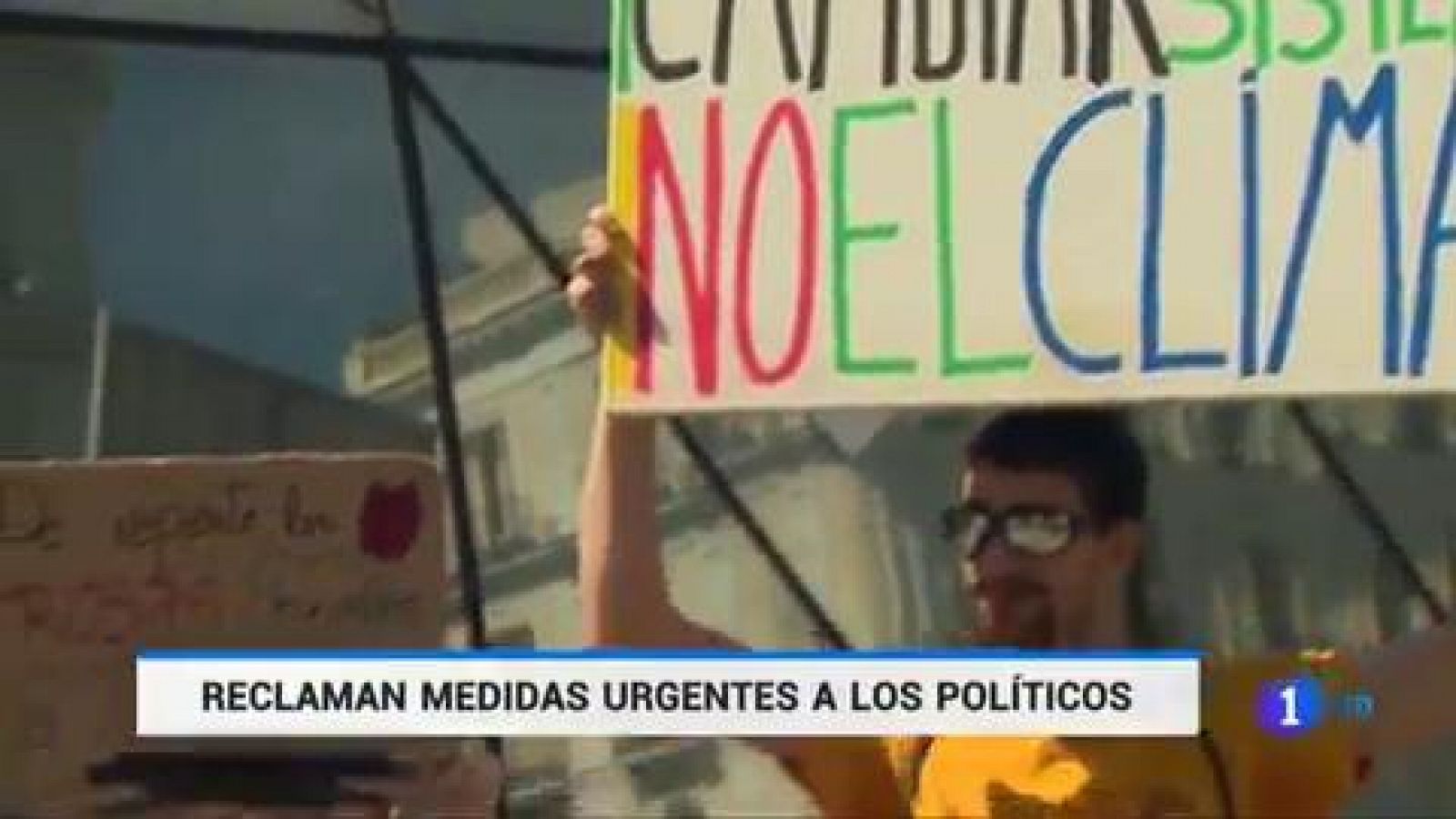 Telediario 1: 'Fridays for Future' protesta en más de 50 ciudades españolas contra el cambio climático | RTVE Play