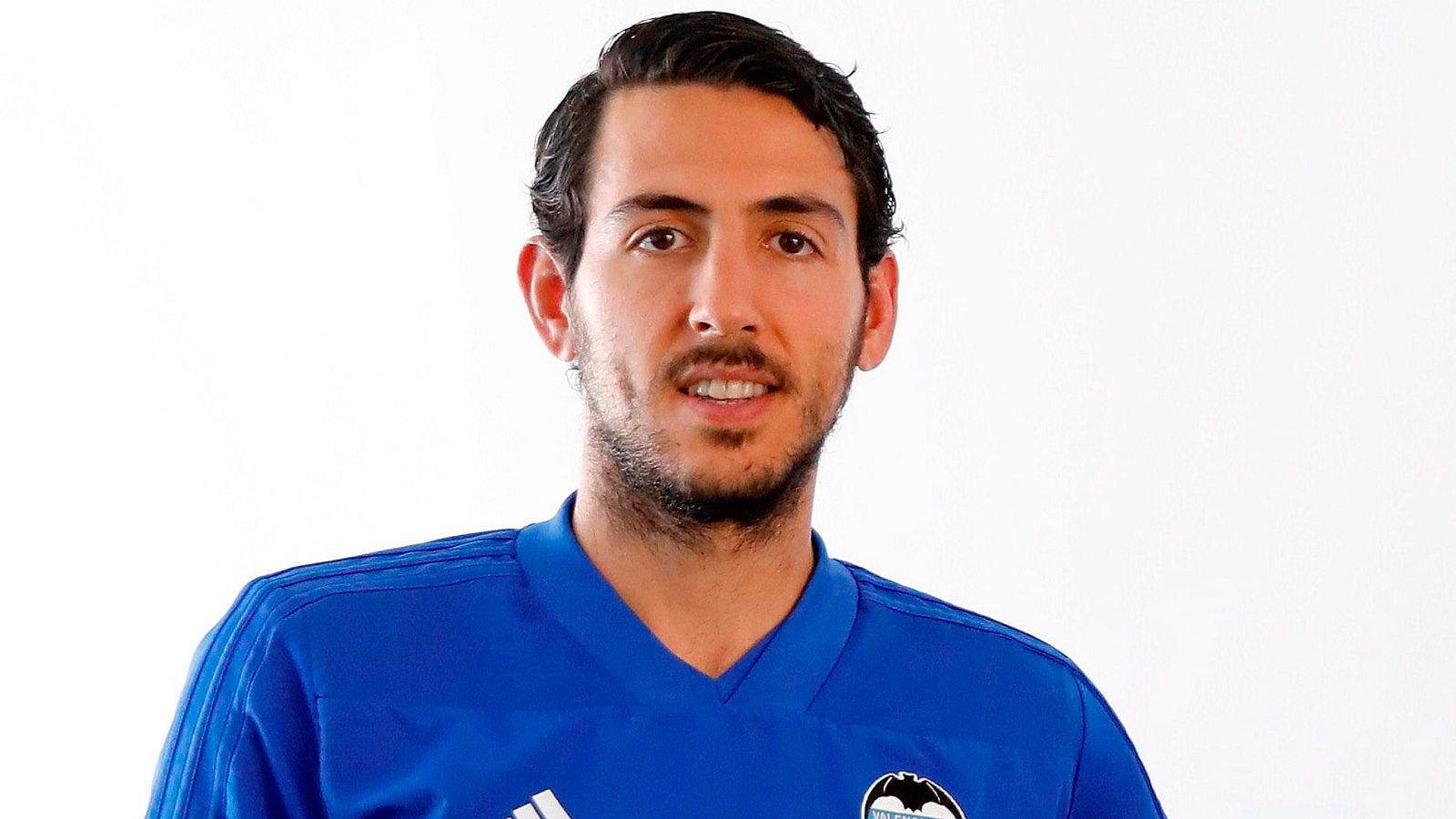 El capitán del Valencia, Dani Parejo, ha asegurado que el favorito para la final de la Copa del Rey es el Barcelona porque "tienen a Messi y a otros jugadores", aunque ha admitido que llegan en un buen momento al partido.