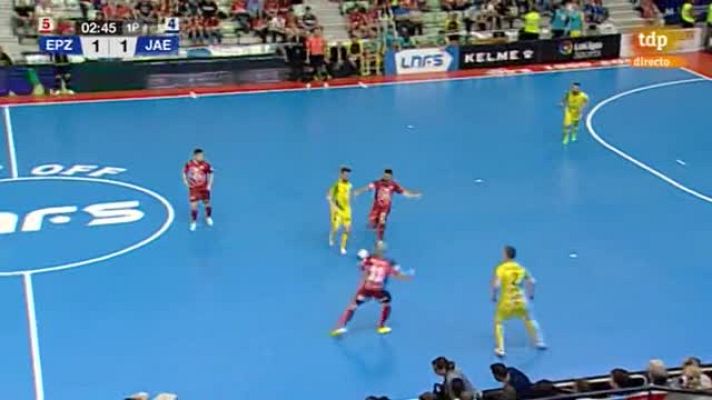  - Gol de Álex que aprovecha un rechace del portero rival (2-1)