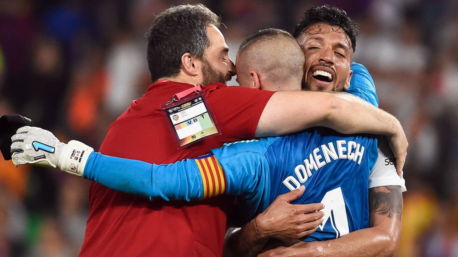 Final Copa del Rey | FC Barcelona 1-2 Valencia - Aegría en las filas valencianistas tras su victoria -RTVE.es | Ver