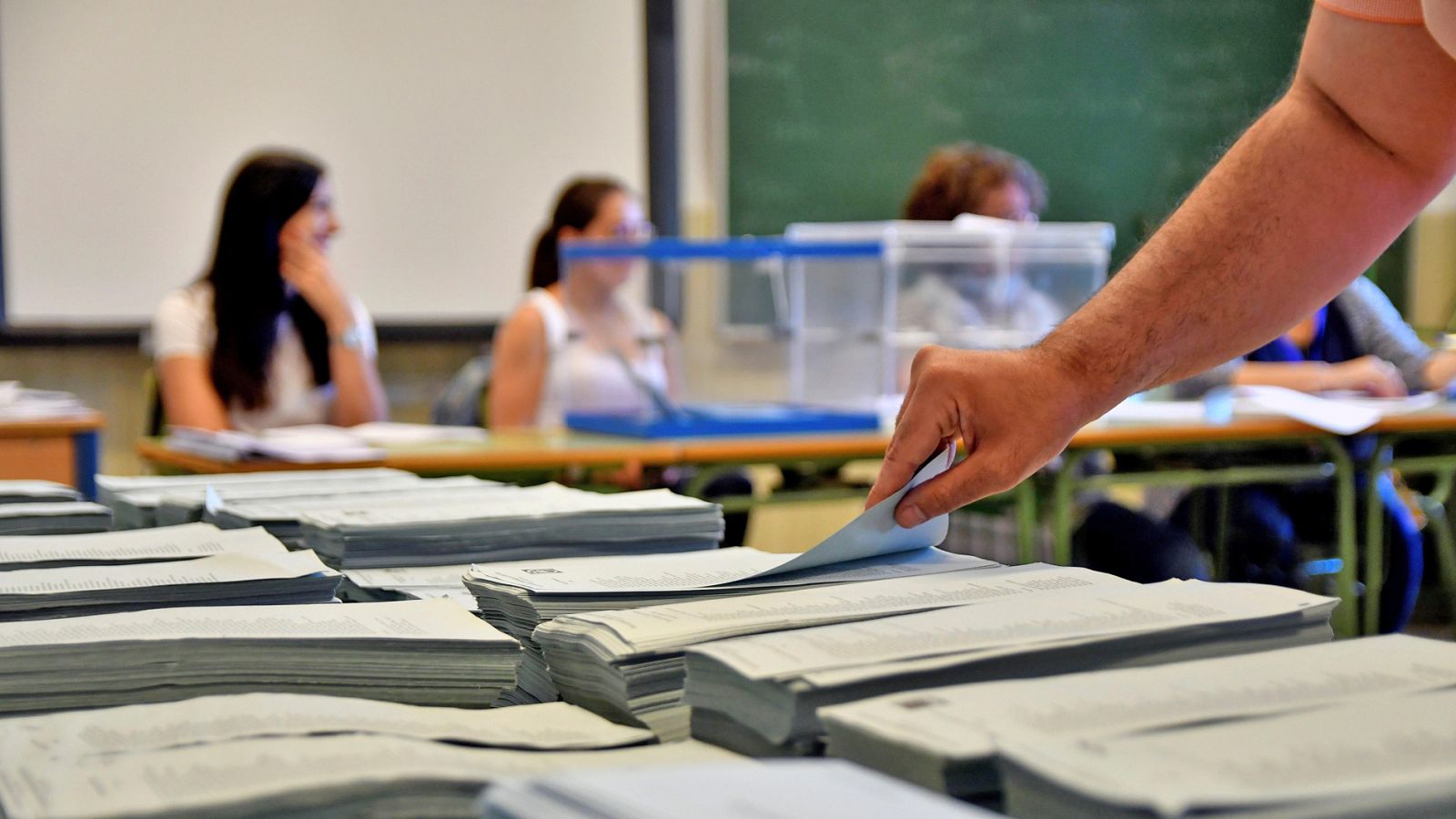 Elecciones 26M: Una incidencia en Parla obliga a constituirse una mesa 45 minutos tarde - RTVE.es