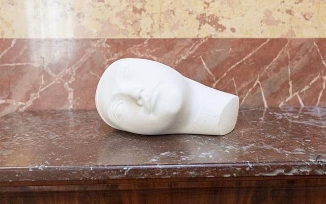 Parlamento - Busto de Josefina Carabias en el Congreso