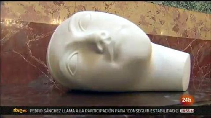 Parlamento - Busto de Josefina Carabias en el Congreso