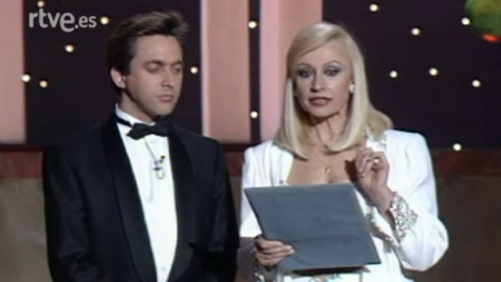 Hola Raffaella: 04/03/1993 | RTVE Play