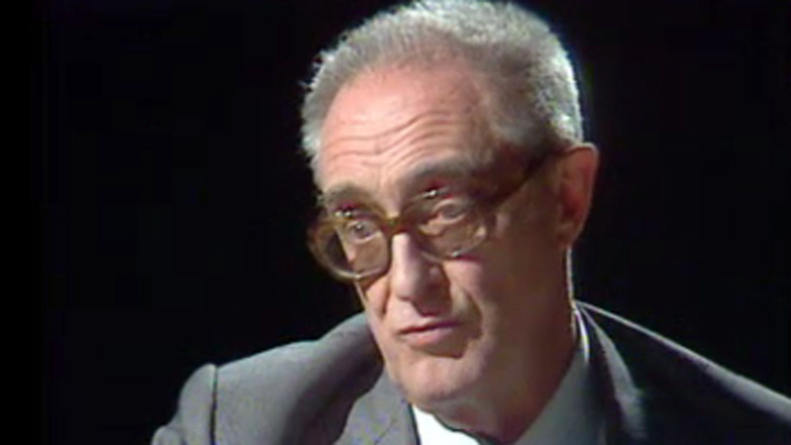 Autorretrato - José Luis Sampedro