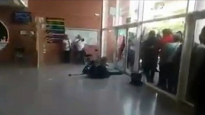 Vídeo propuesto por la Fiscalía del guardia civil derribado por una silla en el Instituto Quercus