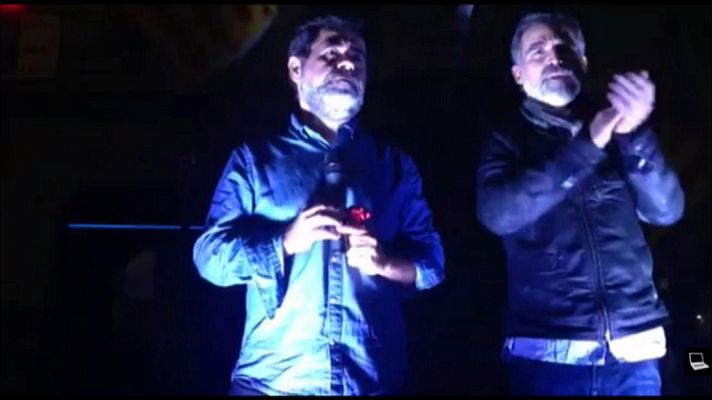 Informativo 24h - Sànchez llama a votar el día 1-O a los concentrados frente a la Consellería de Economía