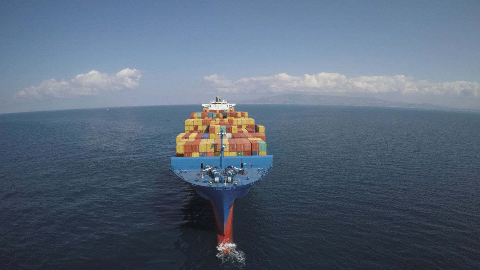 Avance de "Sobrecargados" aborda el papel de la contaminante industria del transporte; una industria, que mueve la economía global, pagando por ello un alto coste social y medioambiental.