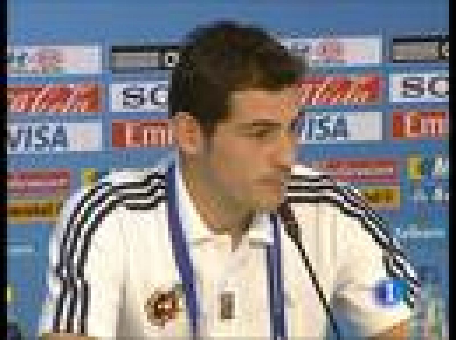 Casillas desea que la selección confirme su papel de favorita en la Copa Confederaciones, impulsada por su racha de victorias. También espera que su amigo Villa pueda acabar vestido de blanco, pero eso aún no se sabe 