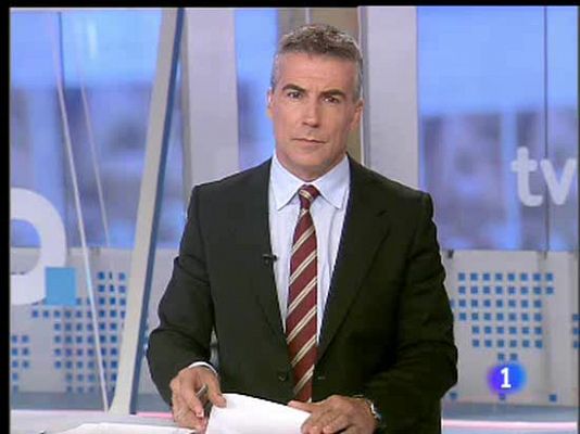  - La policía ha detenido en Cádiz a un joven de 24 años que amenazó a 250 menores por internet para que le enviasen fotografías y vídeos suyos con contenido sexual.