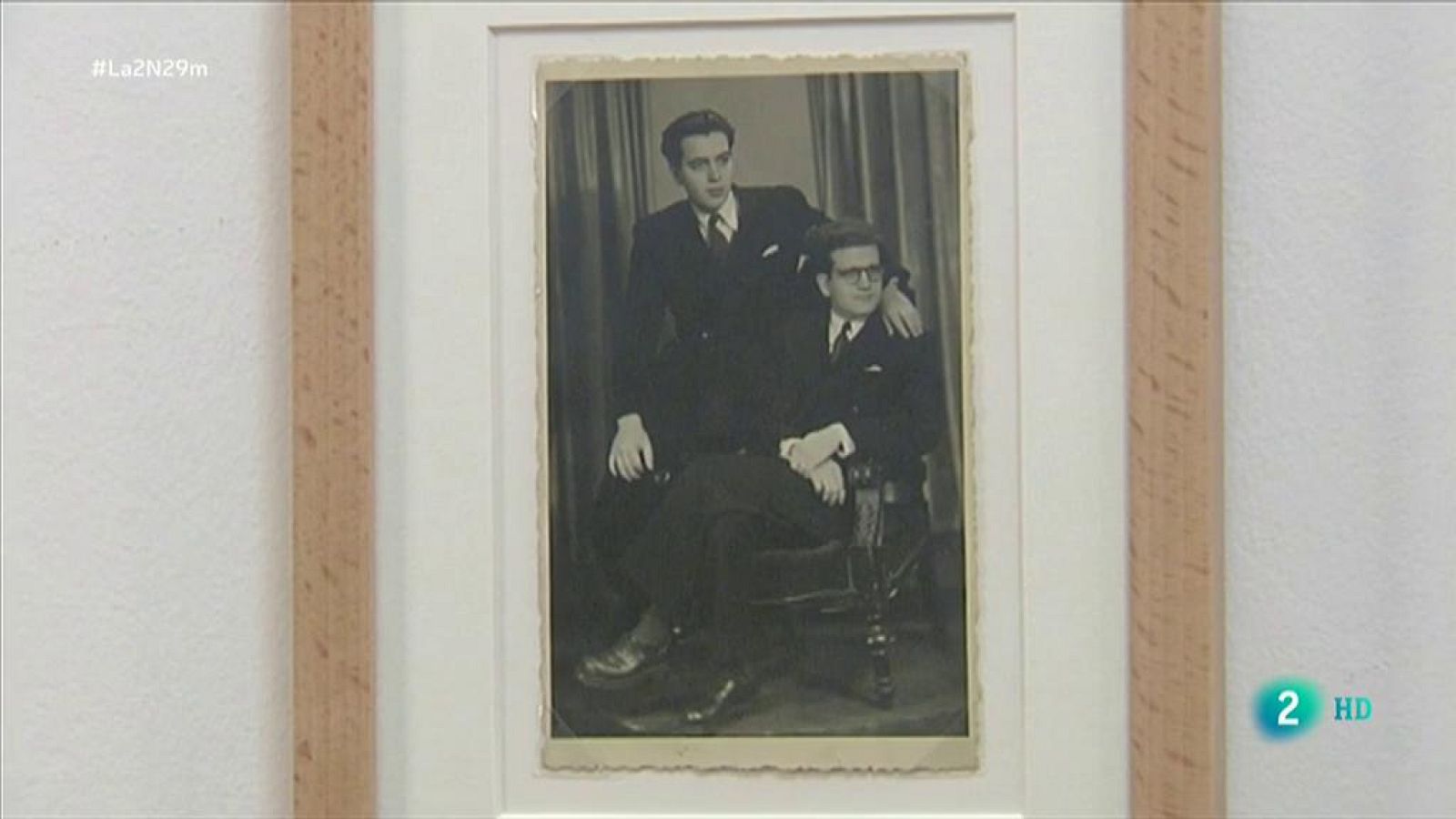 "De par en par, amores entre iguales"