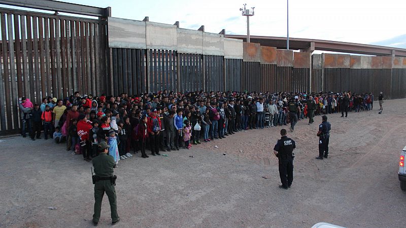 Trump anuncia aranceles del 5% para todos los productos procedentes de México por la crisis migratoria en la frontera