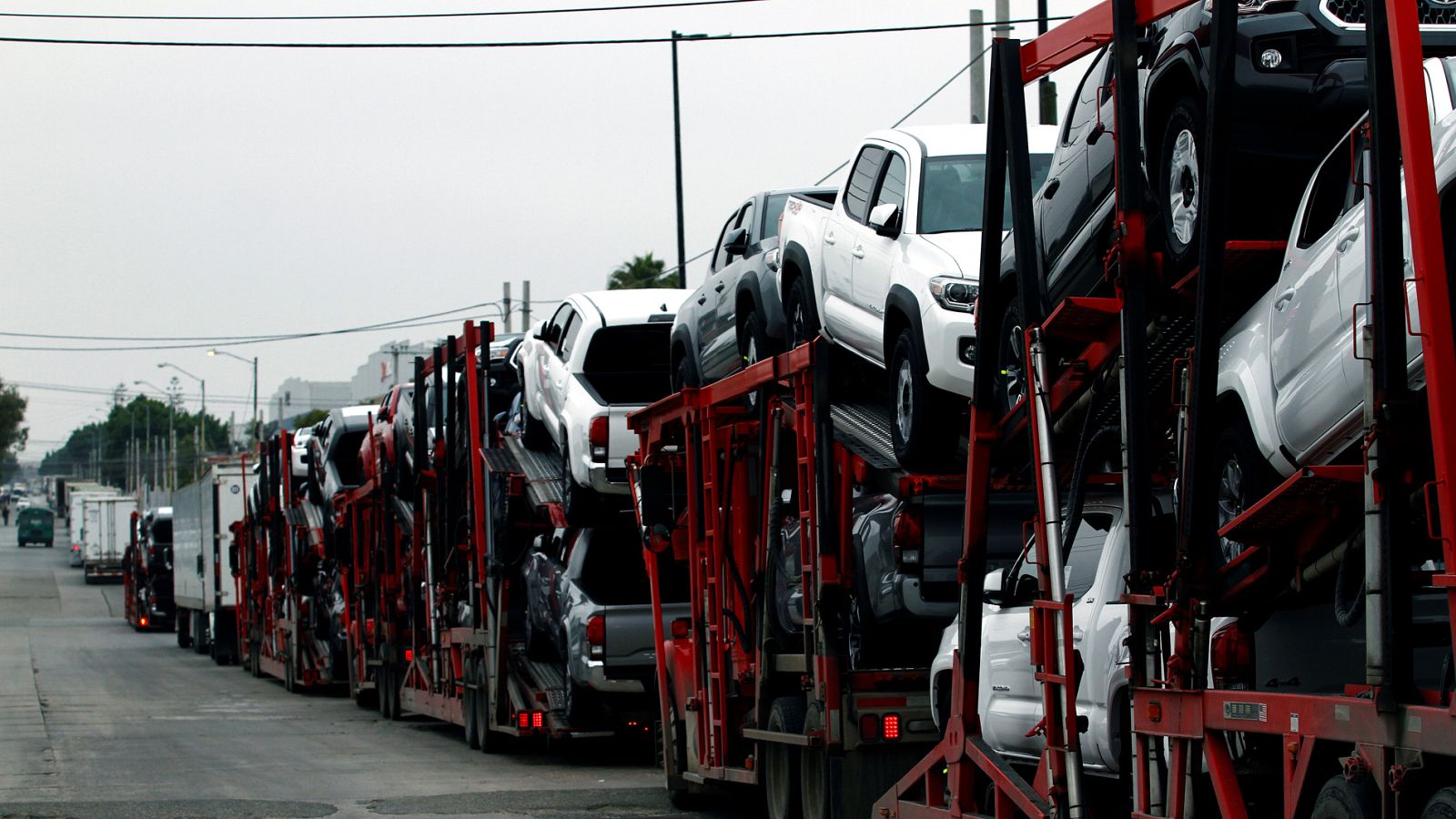 La decisión de Trump de gravar con aranceles las exportaciones mexicanas afectará indirectamente a la economía española | Ver