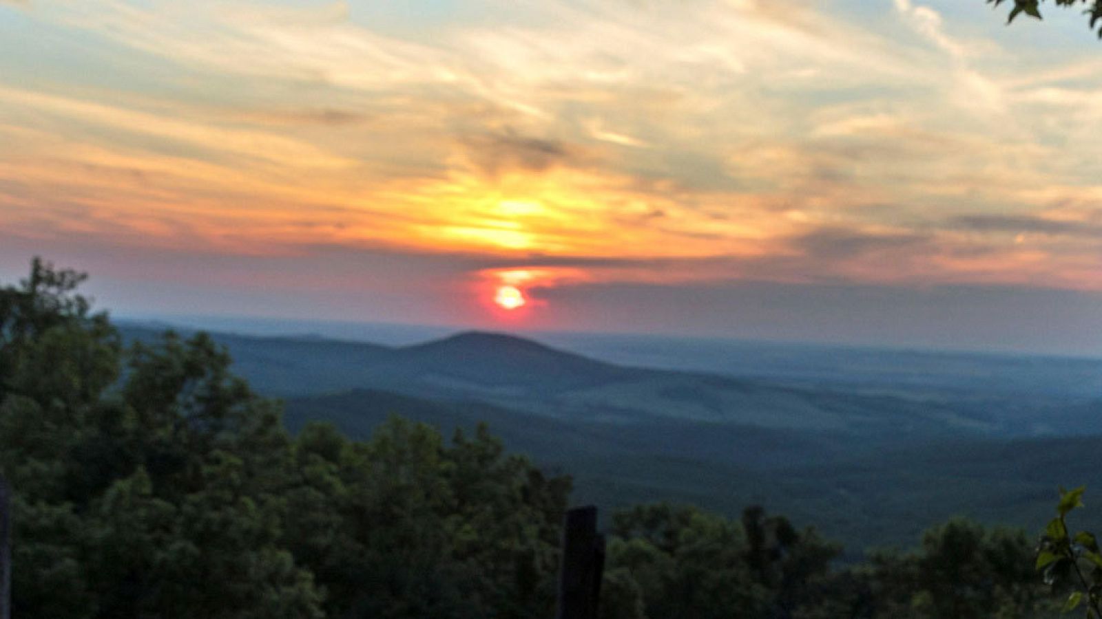 Cielos despejados en  prácticamente toda España y temperaturas calurosas