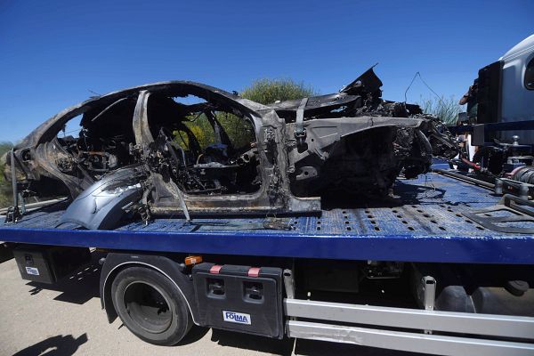  - El coche de Reyes quedó completamente calcinado tras el accidente
