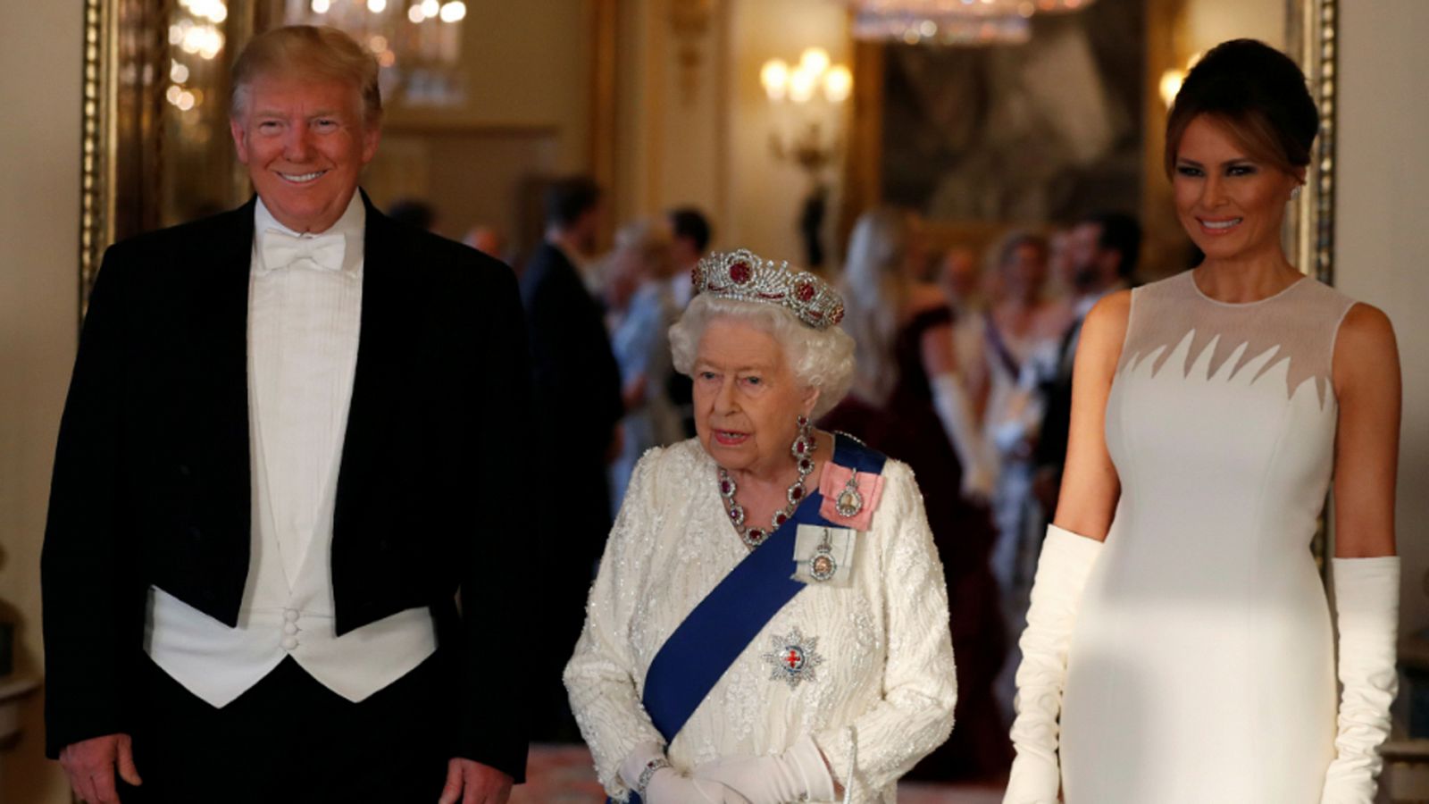 Trump promete en Reino Unido un "gran acuerdo comercial" una vez que se libere de "los grilletes" de la UE | Ver