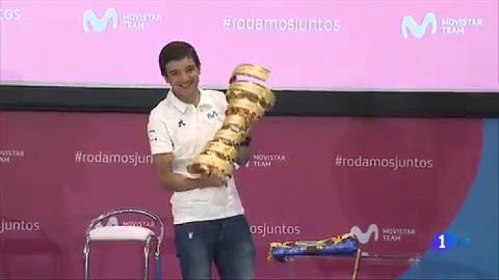 Carapaz y el Movistar celebran el Giro en Madrid sin aclarar el futuro