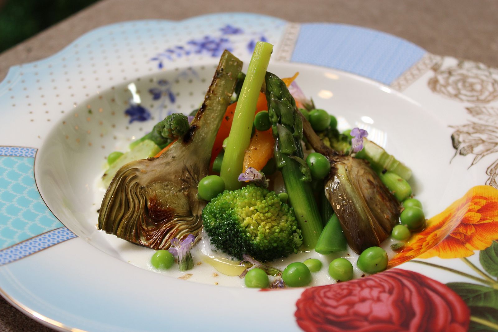 Hacer de comer - Menestra de verduras y chipirones rellenos