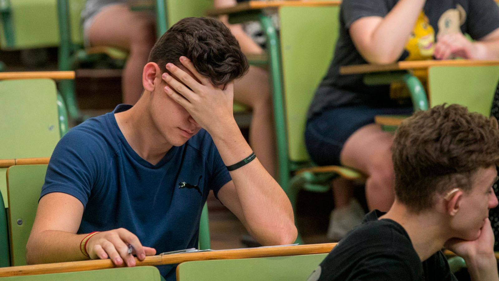 Los alumnos de seis comunidades autónomas ya se enfrentan a las pruebas de selectividad con la mirada puesta en las notas de corte