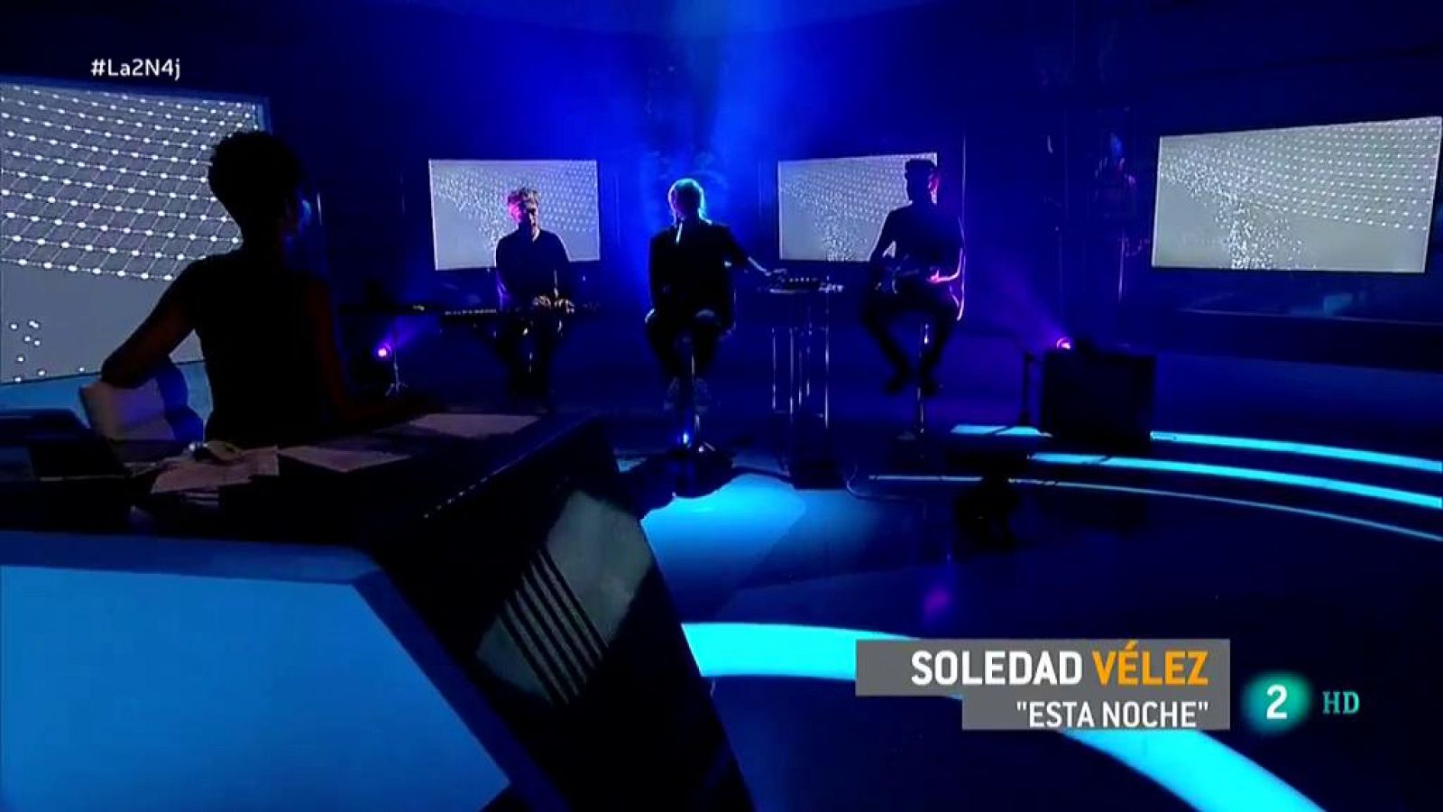 La 2 Noticias: Soledad Vélez interpreta "Esta Noche" | RTVE Play