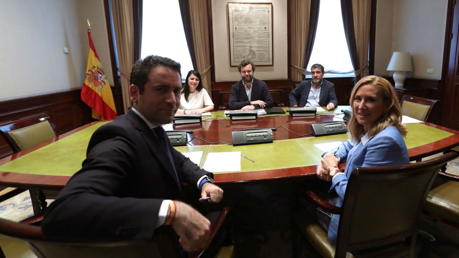 El PP se reúne con Vox en el Congreso y con Ciudadanos en Aragón