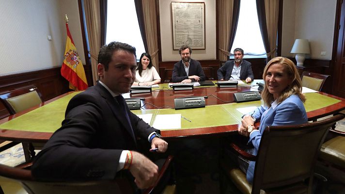 Telediario 1 - El PP se reúne con Vox en el Congreso y con Ciudadanos en Aragón