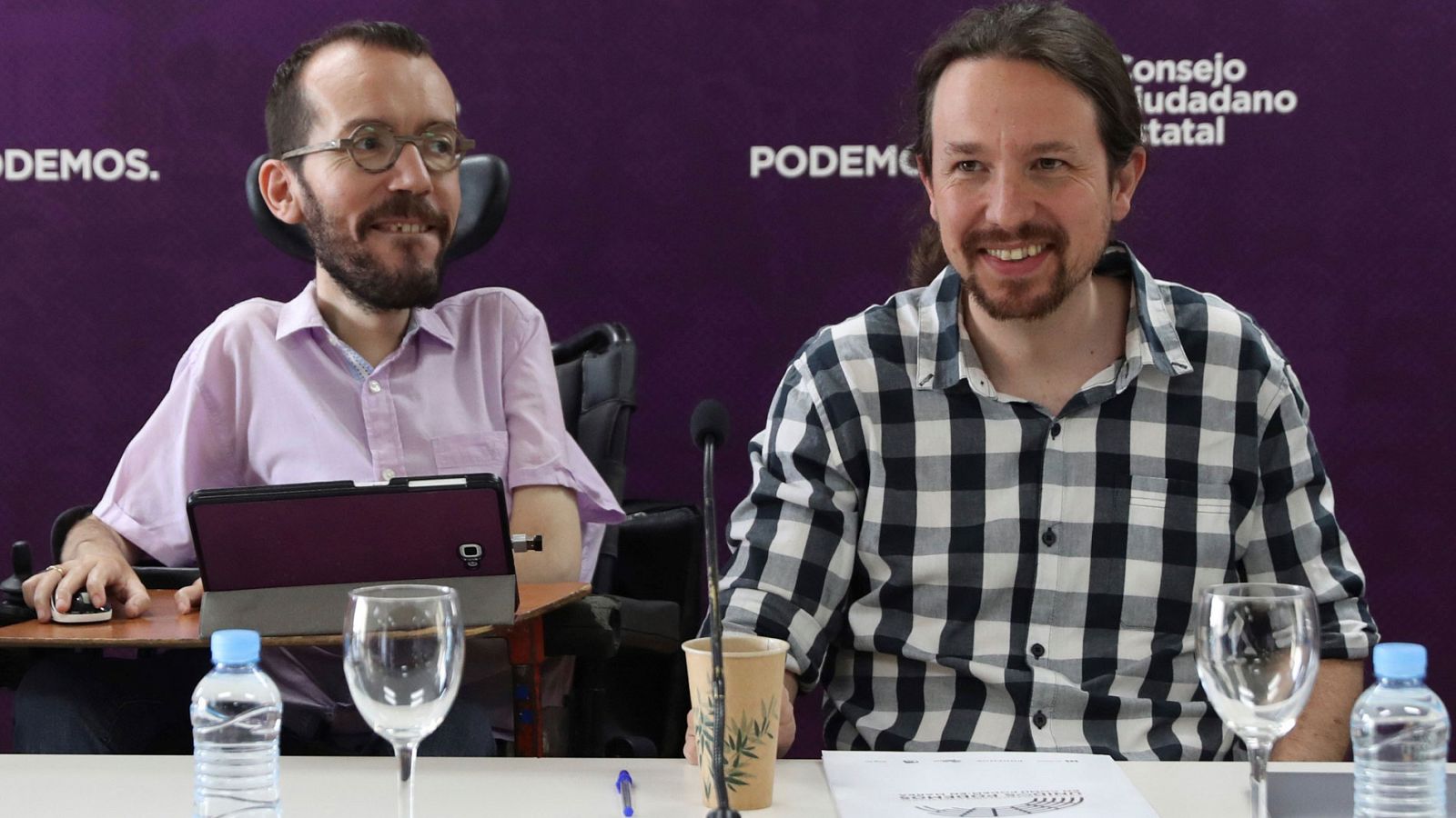 Podemos: Pablo Iglesias aparta a Echenique de la Secretaría de Organización de Podemos - RTVE.es