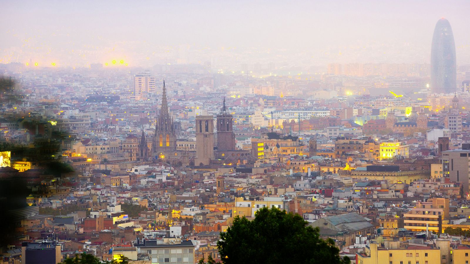 Telediario 1: 10.000 muertes prematuras cada año en España por la contaminación del aire | RTVE Play