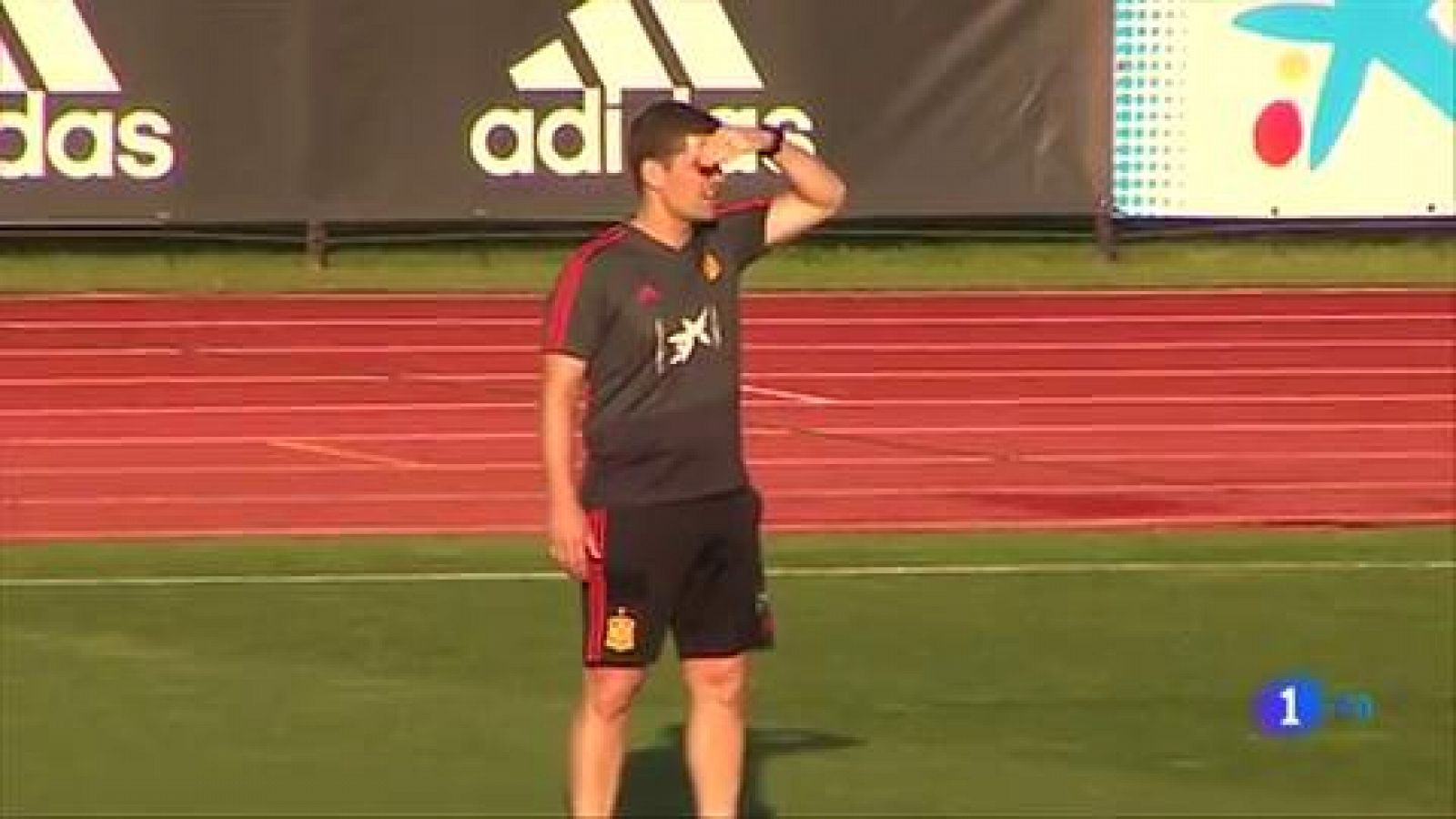 La selección entrena bajo la batuta de Robert Moreno | Ver