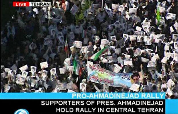  - Miles de partidarios de Ahmadineyad