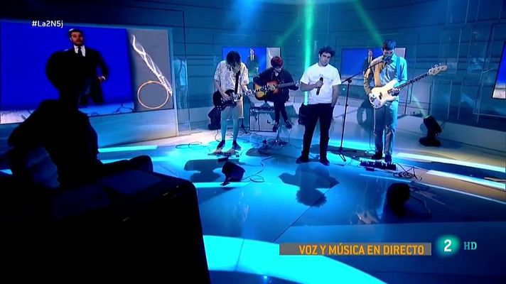 La 2 Noticias - Carolina Durante interpreta "El Año"