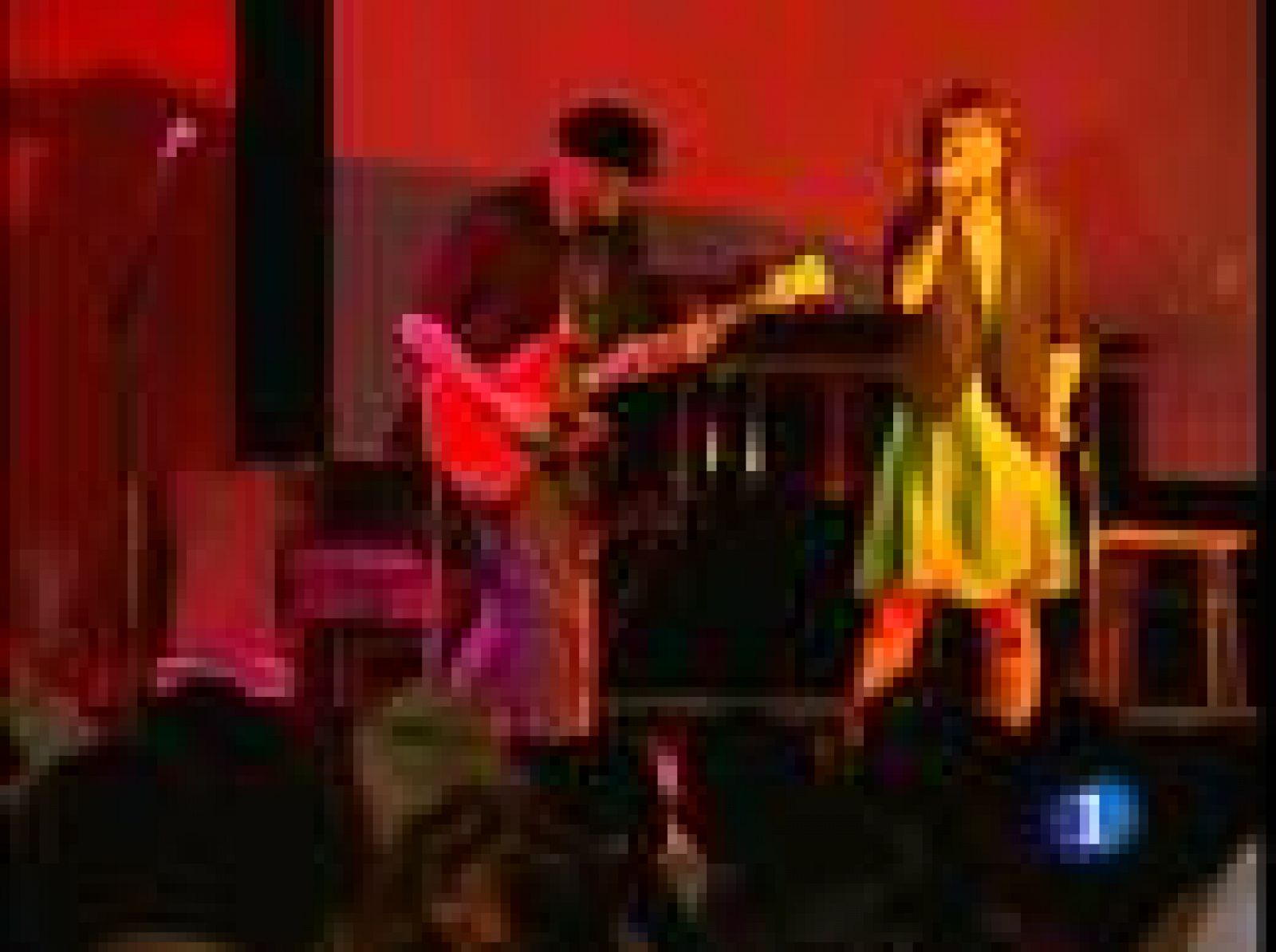 Amaral, Carmen Linares e Isabel Rey han dado un concierto en la cárcel de mujeres de Alcalá Meco | Ver