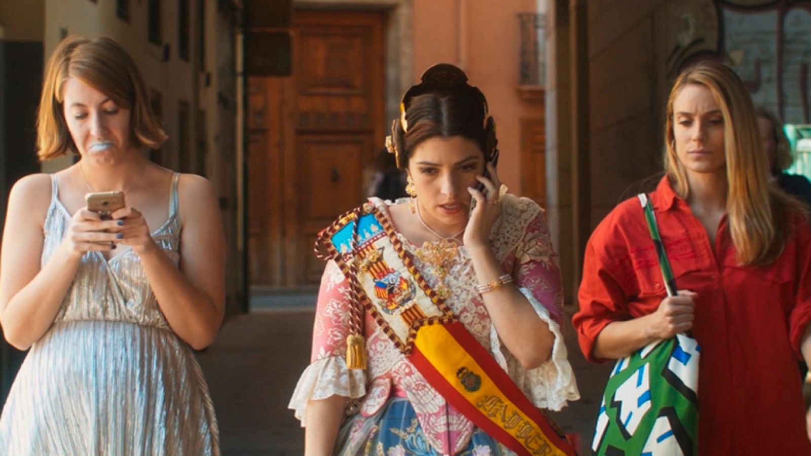 RTVE.es estrena el tráiler de la película 'Lejos del fuego', de Javier Artigas | Ver