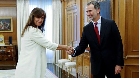 Laura Borrás se presenta ante el rey como "altavoz" de los políticos presos y descarta apoyar a Sánchez