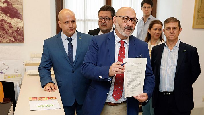 Telediario 1 - Vox presenta su enmienda a la totalidad a los presupuestos andaluces pero no descarta retirarla