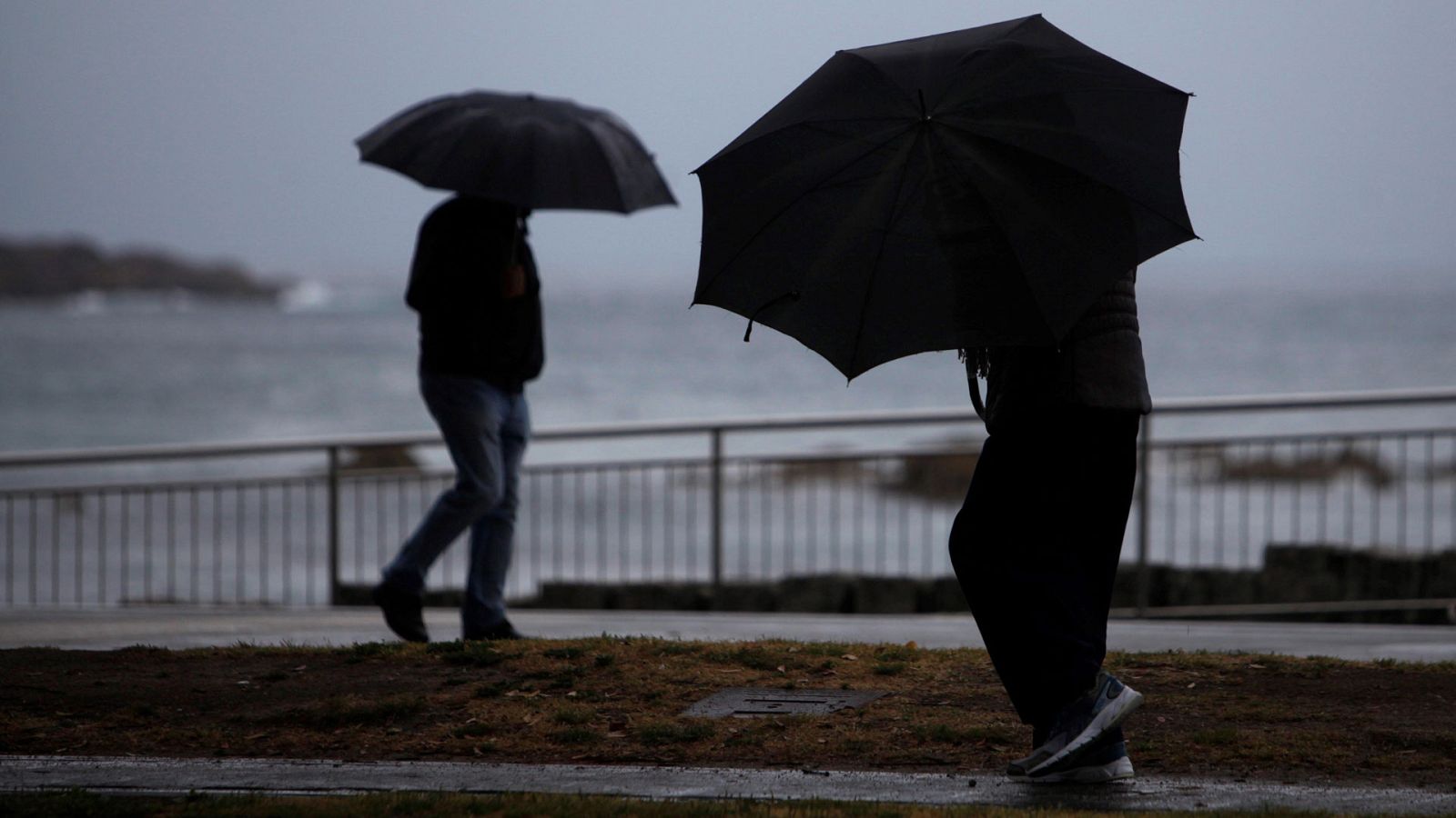 Intervalos de viento fuerte en el litoral de Galicia, área Cantábrica y Pirineos - Ver ahora