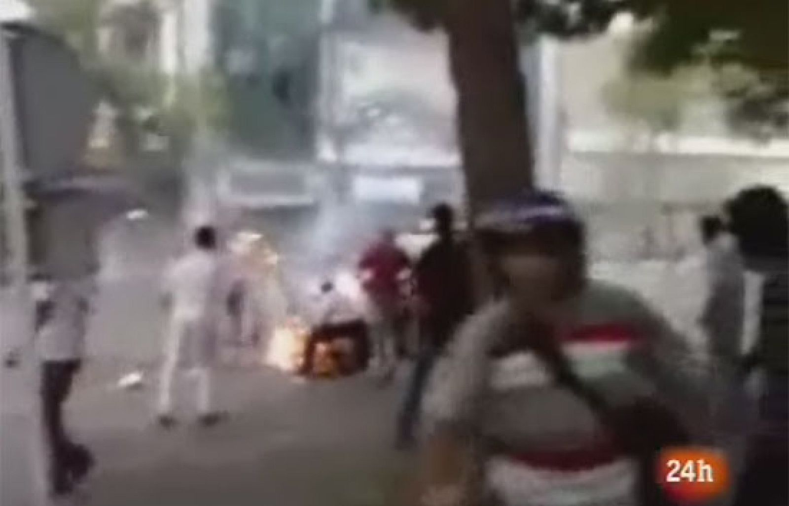 Un videoaficionado graba imágenes de disturbios en Teherán | Ver