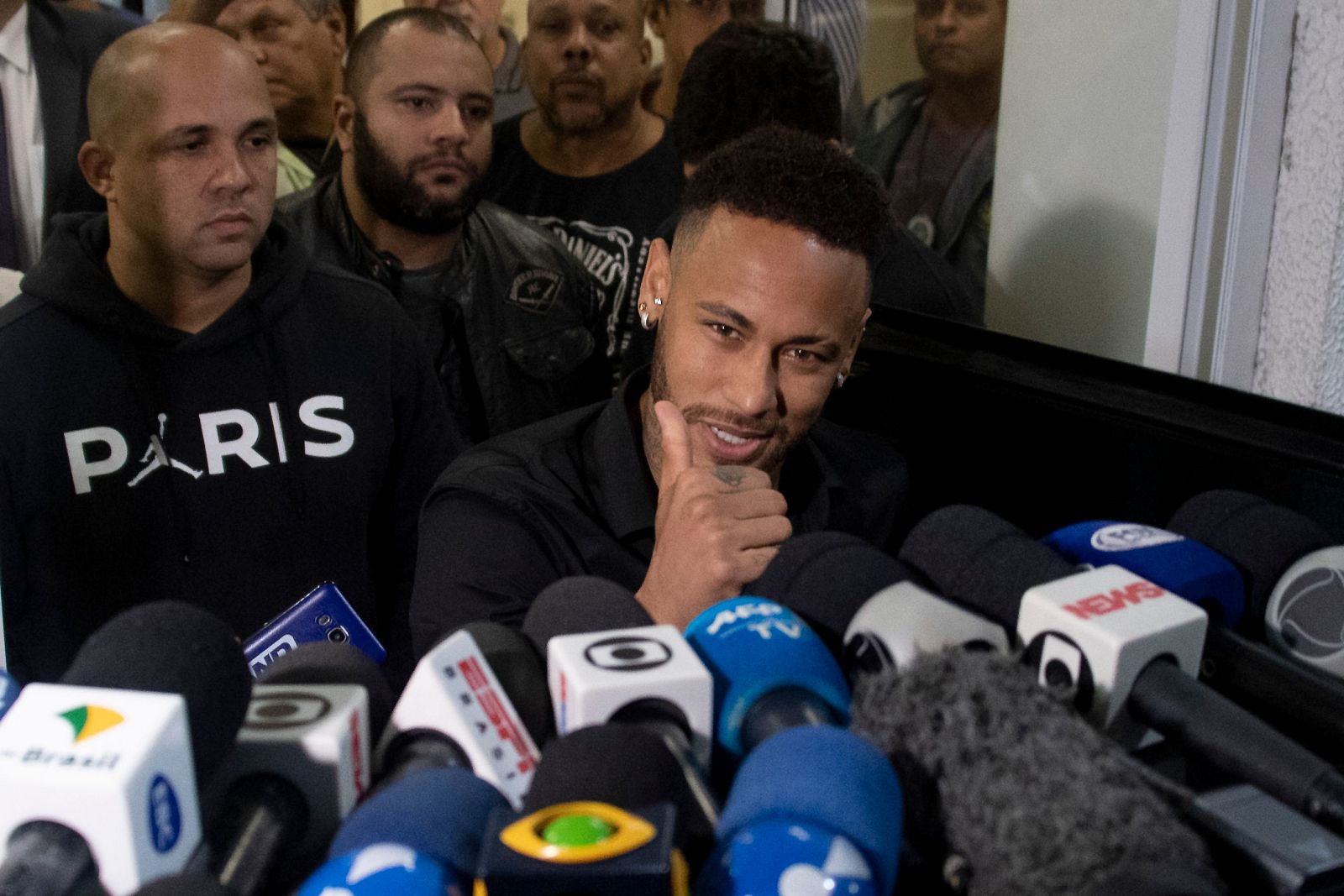 Neymar declara en Río por la divulgación de imágenes  íntimas de la joven que le acusa de violación