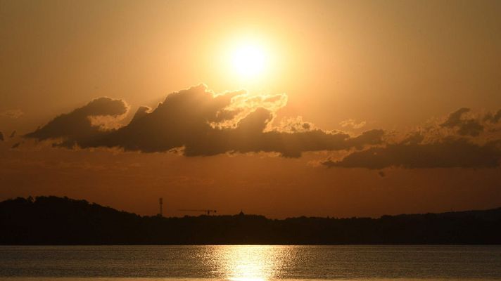 El tiempo - Los cielos estarán despejados en casi toda España menos  en el norte y en Canarias