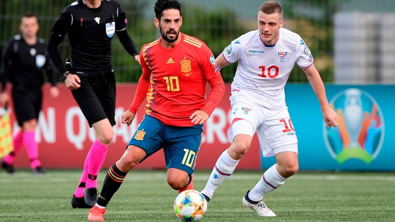 Fútbol - Partido Clasificación Eurocopa 2020: Islas Feroe - España