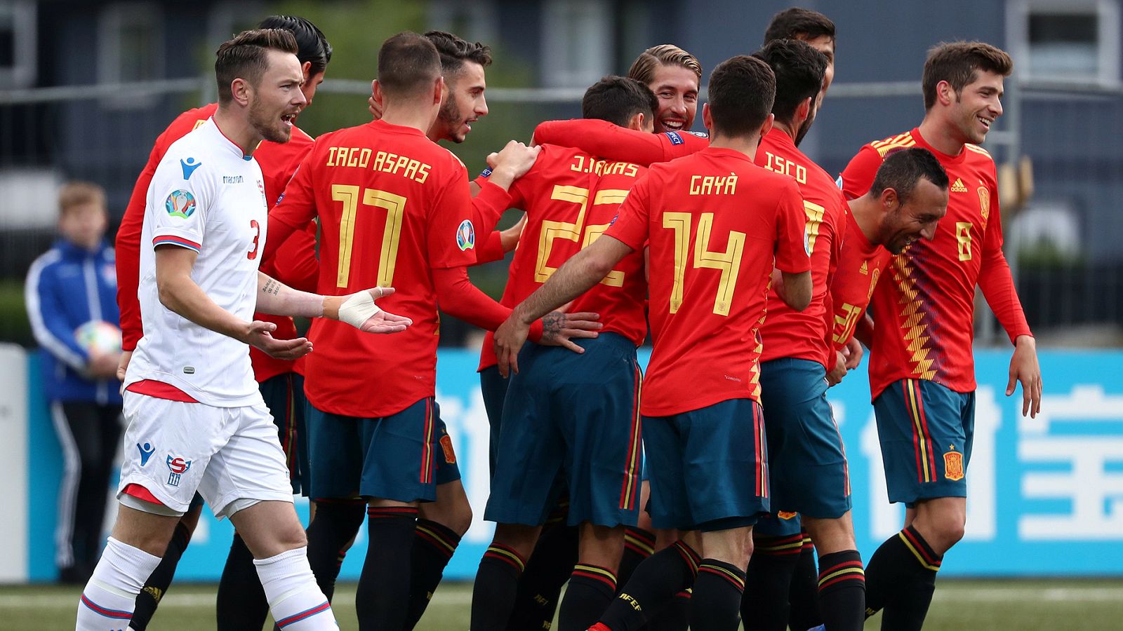 Resumen del Islas Feroe 1-4 España