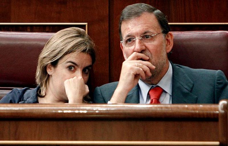 El presidente del PP, Mariano Rajoy, ha acusado al presidente del Gobierno, José Luis Rodríguez Zapatero, de ocultar la subida de impuestos y las negativas previsiones económicas durante la campaña electoral. El presidente dice que lo peor de la cri