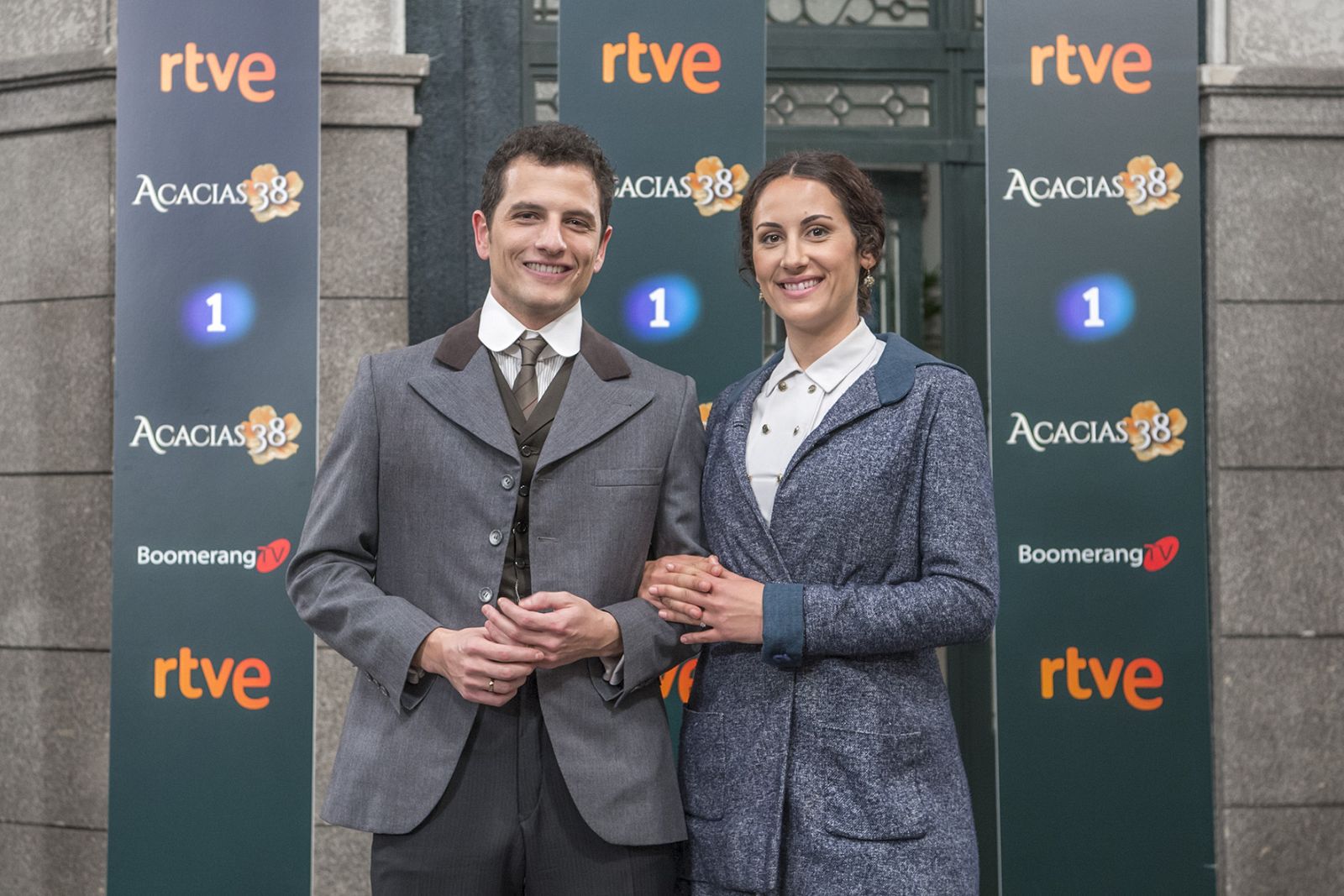 Álvaro Quintana y Rebeca Alemañy juegan al precio justo. - Acacias 38 | Ver